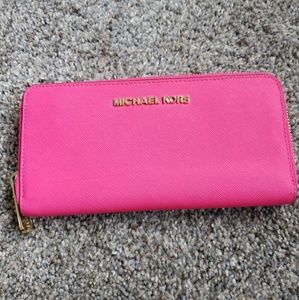 EUC Michael Kors Pink Wallet